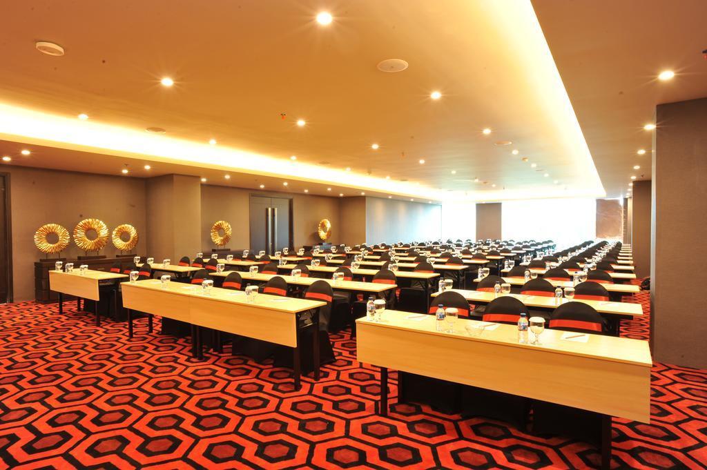 Hotel Aria Centra Surabaya Exterior foto