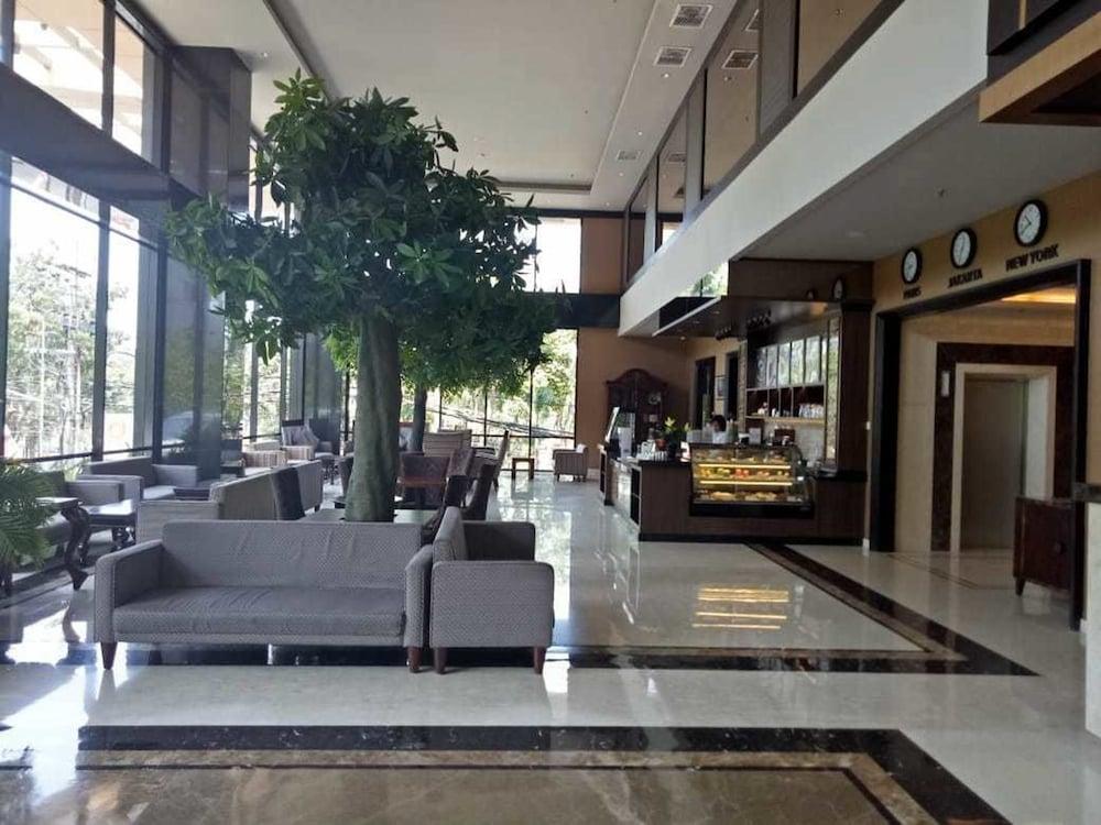 Hotel Aria Centra Surabaya Exterior foto