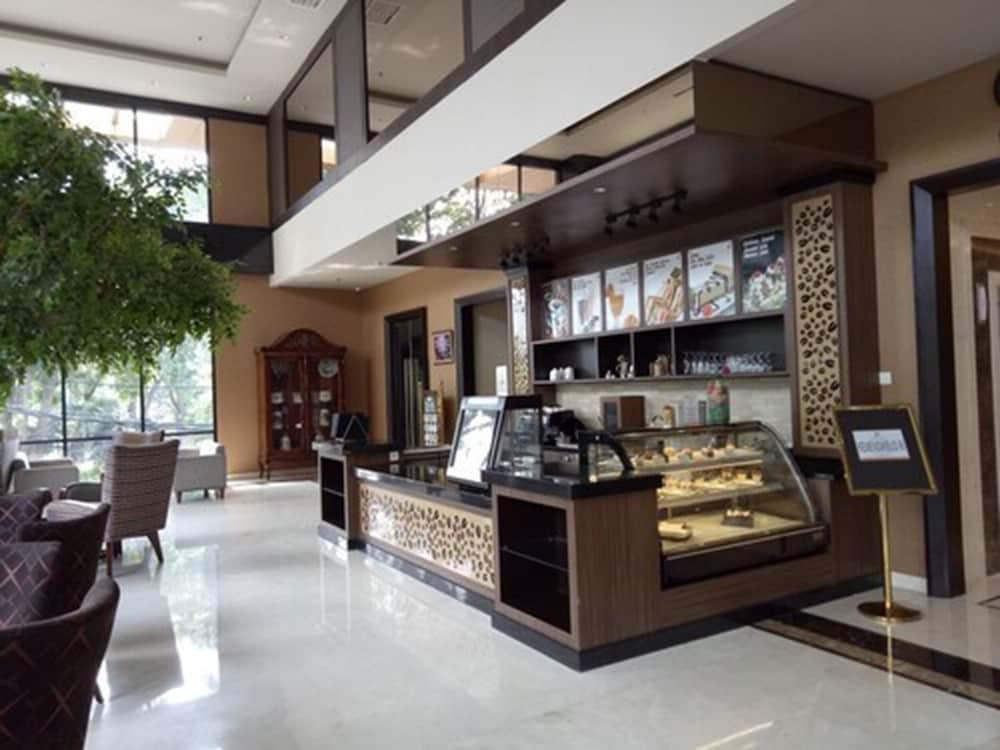 Hotel Aria Centra Surabaya Exterior foto